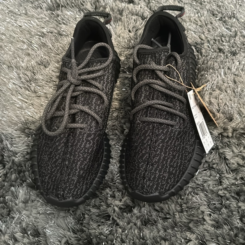 Yeezy boost 350 pirate size 7 authentic - Picture 2 of 6